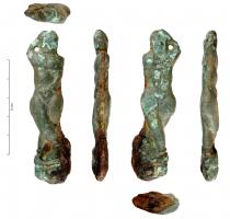 CNF-4027 - Canif : Venus pudiquebronze, ferTPQ : 1 - TAQ : 300Canif dont le manche reproduit, sur son socle, une Venus pudique : le corps nu, pieds croisés et une main sur le pubis, l'autre relevant sa chevelure.