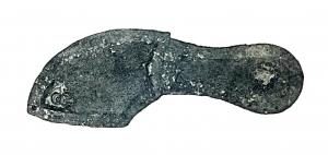 CSS-3001 - Semelle articuléebronze, boisArmature de semelle de chaussure, en deux parties, formée de deux cadres reliés par une charnière, généralement en cuir.