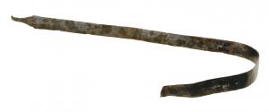 EPE-3004 - Épée celtiqueferÉpée longue (80 cm au moins) à lame étroite à section lenticulaire; le passage de la soie à la lame est marqué par un évasement progressif et un épaulement ; les tranchants sont parallèles.