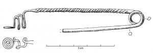 FIB-1099 - Fibule en archet de violonbronzeTPQ : -1200 - TAQ : -1100Arc filiforme très tendu (arc et ardillon parallèles), de section ronde ou parfois carrée; ressort unilatéral à une spire ; porte-ardillon constitué d'un simple enroulement en spirale, ployé pour former la gouttière et parfois précédé d'un motif serpentiforme. L'arc peut être constitué d'un fil lisse, ou torsadé.