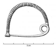 FIB-1119 - Fibule à arc simplebois de cerfFibule à arc filiforme, en arc de cercle, dont l'arc est entièrement recouvert d'un décor imitant la torsion, mais obtenu par de simples incisions autour du fil;  l'extrémité du pied est simplement écrasée pour former le porte-ardillon ; ressort unilatéral à une spire.