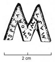 FIB-4433 - Fibule en forme de lettre : MbronzeTPQ : 50 - TAQ : 200Fibule en forme de lettre M ; pourtour guilloché, objet étamé.
