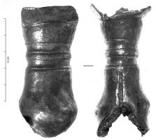 IND-3089 - Manche de ...?bronze, ferManche, de section ovale, comprenant une section centrale moulurée et deux extrémités ouvertes, épaulées par de courtes languettes.