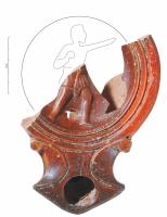 LMP-42751 - Lampe Loeschcke IB : Boxeurterre cuiteLampe moulée, sans anse. Réservoir circulaire de profil tronconique. Bandeau étroit plat étroit et incliné vers l'intérieur. Disque en profonde cuvette, limité par trois sillons concentrique, décorée d'un boxeur debout, de face, regardant vers la droite (il décoche un direct du gauche, le bras tendu en avant) . Bec triangulaire à deux volutes se poursuivant sous le bec. Fond annulaire peu épais.