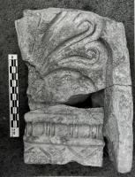 MOU-4087 - Moule : antéfixe
terre cuite
Moule pour une antéfixe à palmette, sur une base de perles et pirouettes.