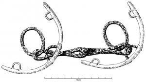 MRS-2015 - Mors à appliques demi-circulaires, canon briséfer, bronzeMors dont la barre articulée et les deux anneaux sont en fer tandis que les deux parties demi-circulaires sont en bronze.