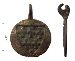 PDH-7074 - Pendant armoriébronzePendant circulaire : écu inscrit, de gueules au semis de croisettes (sur deux lignes); dorure.