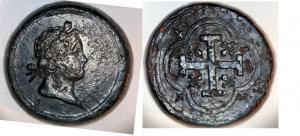 PDM-9041 - Poids monétaire : Louis XIV, double louisbronzePoics circulaire, frappé sur les deux faces. A/ : buste Louis XIV enfant  ; R/ : croix potencée dans un quadrilobe fleudelysé.