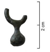 PDQ-2041 - PendeloquebronzePendeloque constituée d'une calotte sphérique et d'une bélière circulaire reliée à la calotte par une tige très courte et large. 
