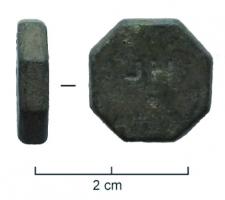 PDS-8007 - Poids monétaire hexagonal bronzePoids monétaire hexagonal, marques de contrôle H Γ.