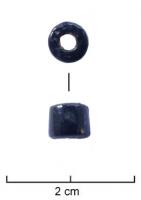 PRL-8017 - Perle cylindrique : verre noir opaqueverrePetite perle de faible longueur (max. 8 mm) : tube enroulé et découpé.