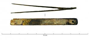 RGL-9001 - Mètre pliantbronzeTPQ : 1700 - TAQ : 1850Mètre pliant, constitué de segments rubannés, articulés par des rivets ; graduations en palmes et doigts (subdivisions de la toise de l'Ancien Régime).