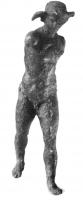 STE-4329 - Statuette : Hypnos - SomnusbronzeTPQ : 1 - TAQ : 200Le dieu est représenté nu, porté vers l'avant. La jambe gauche et le bras droit sont avancés tandis que la jambe droite et le bras gauche sont en retraits. La chevelure est décorée d'ailerons. Le dieu tient dans chacune des mains un objet non identifié.