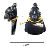 AML-4054 - Amulette en forme de buste grotesquejaisAmulette en forme de buste grotesque, plat au revers.