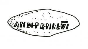 BAL-3007 - Balle de fronde : APIDI.PR.PIL.L.VIplombTPQ : -40 - TAQ : -40Balle de fronde coulée dans un moule, inscription en relief : APIDI.PR.PIL.L.VI.