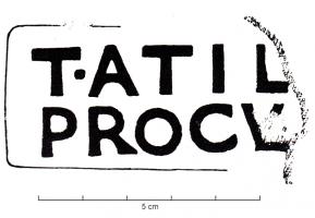 COV-4110 - Tuile estampillée T. ATILI PROCVLterre cuiteTuile estampillée, à l'aide d'un signaculum métallique sans cadre : T.ATILI / PROCVL.