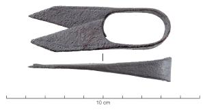 FCT-4003 - ForcesargentPaire de forces monométalliques avec un ressort simple en U. Parfois un décor de filets près des bords.