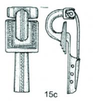 FIB-41491 - Fibule du type Gaspar 15cbronzeFibule à arc cannelé, épais, plaque quadrangulaire ornée de moulures en escalier, pied en 
