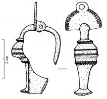FIB-4526 - Fibule Böhme 18bronzeFibule au corps interrompu par d'épaisses moulures (creuses par dessous); plaque de tête en demi-cercle (avec un petit anneu sommital, mais pas toujours), cachant une charnière à deux plaquettes; fibule souvent étamée.