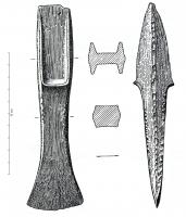 HCH-1051 - Hache à talon : type breton sans anneau latéralbronzeHache à talon à lame rétrécie et à tranchant étroit et peu convexe ; bords légèrement convexes au niveau du talon et concaves au niveau de la lame ; talon à gorges anguleuses de section trapézoïdale et terminé par une butée plus ou moins plane faisant un angle obtus avec le fond des gorges. Les rebords latéraux du talon sont peu élevés. Type sans anneau latéral.