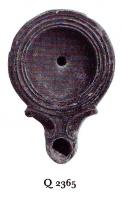 LMP-41055 - Lampe Loeschcke IV : sans décorterre cuiteLampe à bec à volutes. Médaillon lisse, sans décor moulé.