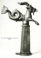 SCH-4001 - Suspension de caisse de char : animalbronzeRobuste pièce constituée d'une douille octogonale, facettée, supportant une figurine animale en ronde-bosse.