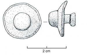 APH-4024 - Applique de harnais : boutonbronzeApplique en forme de bouton circulaire présentant un umbo central en fort relief ; un seul rivet de fixation au revers.