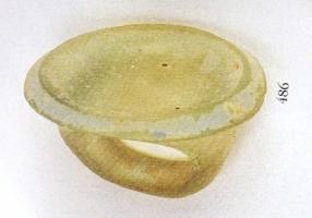 BAG-3012 - Bague à large chatonverreGros anneau entièrement coulé, à chaton ovale de bonne taille, plat ou légèrement creux et dans ce cas équipé d'une bordure, pour cabochon rapporté (verre fortement bombé, ou intaille).