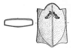 BOF-4002 - Bouterolle de fourreau de spathaosTPQ : 170 - TAQ : 300Bouterolle taillée dans un os creux, de forme rectangulaire, en deux parties eboîtées par une rainure ; en façade, un ovale inscrit, avec une arête longitudinale et deux ouvertures symétriques, en forme de peltes affrontées, dans la partie supérieure.