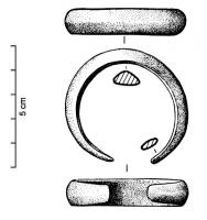 BRC-1179 - Bracelet ouvert à extrémités aminciesbronzeBracelet ouvert à extrémités amincies; jonc de section triangulaire massive, inorné.