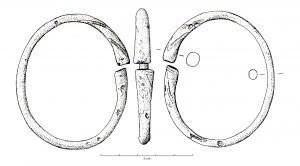 BRC-4022 - Bracelet ouvertbronzeBracelet ouvert, de section massive et polygonale, avec un décor d'incisions ; extrémités légèrement épaissies, sans tampons.
