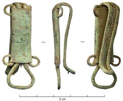 CLA-9022 - ClavendierbronzeClavendier réalisé en fil de bronze enroulé, à spires jointives, monté sur une pince à fixer à la ceinture, avec une grosse boucle basse et 4 boucles latérales ; la pince en S est formée de deux fils droits entourant un fil torsadé.