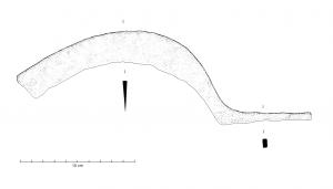 FCL-6001 - Faucille à lame ouverteferFaucille à emmanchement par soie, sans nervure de renfort dorsale. La lame est en arc de cercle ouvert et n'est pas dentelée. 