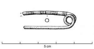 FIB-1103 - Fibule en archet de violon de type FrattesinabronzeFibule à arc filiforme, tendu (en 