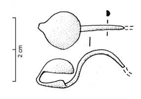 FIB-2526 - Fibule à timbale sur le piedbronzeFibule à pied redressé en direction de l'arc et orné d'une timbale en forme de calotte de sphère; arc généralement filiforme, de section ronde ou semi-ovalaire; ressort non conservé.