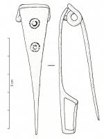 FIB-3102 - Fibule à tête couvrante de type NagesbronzeFibule à tête couvrante (l'arc s'élargit vers la tête pour couvrir le ressort, qui n'est pas placé dans le prolongement de l'arc mais en dessous) ; arc triangulaire effilé, porte-ardillon trapézoïdal ajouré ; ressort à 4 spires, parfois 6, toujours à corde externe.