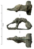 FIB-31036 - Fibule de type La Tène IIbronzeFibule à pied redressé, orné d'une perle moulurée et rattaché à l'arc par une bague ; ressort bilatéral long.