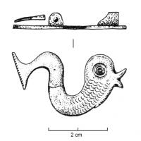 FIB-4155 - Fibule zoomorphe : dauphinbronzeTPQ : 60 - TAQ : 260Fibule étamée ; l'arc totalement plat représente un dauphin dont l'œil est figuré par 3 sillons circulaires concentriques.