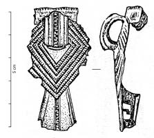 FIB-4374 - Fibule type Dollfus A (F.16b2)bronzeTPQ : -15 - TAQ : 10Fibule à arc cannelé, épais, plaque losangique ornée de moulures en escalier, pied en 