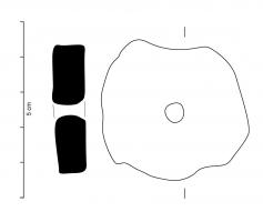 FUS-3020 - Fusaïole taillée dans une panse de vaseterre cuiteFusaïole taillée dans un fragment de panse ou un fond de vase, de forme approximativement circulaire (diamètre proche de 40/50 mm) ; au centre, perforation effectuée par un instrument rotatif, souvent dans les deux sens.