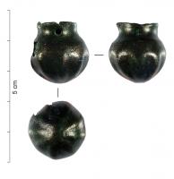 IND-3123 - Bouterolle de fourreau de glaive ?bronzeBouton de forme hémisphérique à décor godronné présentant un col étranglé muni d'une perforation.