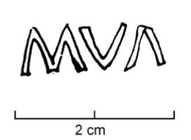 LMP-42457 - Lampe de firme : M.V.Aterre cuiteLampe moulée sans anse: le réservoir circulaire est de profil biconvexe asymétrique; bandeau penché vers l'extérieur portant deux tenons rectangulaires non percés, sur l'axe horizontal. Disque en cuvette profonde bordée par un bourrelet continu. Bec à canal de type indéterminé. Base circulaire plate en creux limitée par deux anneaux concentriques enfermant l'estampille moulée M.V.A en relief. Engobe rouge brique peu adhérent.