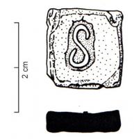 PDM-5026 - Poids quadrangulaire : semisplombPlaque épaisse, de forme carrée, marquée sur une face d'un S (pour : semis).