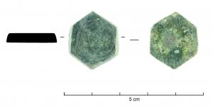 PDM-8020 - Poids monétaire : teston d'Henri IIIbronzePoids monétaire hexagonal, pour VII (deniers) X (grains), pour un teston d’Henri III.