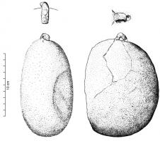 PDS-2001 - Poidspierre, ferPoids ovoïde, souvent piriforme, plus ou moins  régulier (mais façonné), dont le sommet a été percé et équipé d'un anneau de suspension en fer.