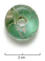 PRL-3506 - Perle annulaire massive : unie - gr. Haev. 21verrePerle annulaire massive (D. perforation < D. section) en verre naturel (vert translucide), sans décor.