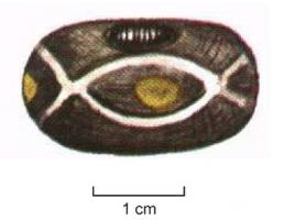 PRL-4112 - Perle à décor ondé et yeuxverreTPQ : 300 - TAQ : 500Perle subsphérique en verre sombre, à yeux encadrés d'un double filet ondulant assez irrégulier.
