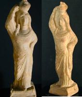 STE-3025 - Statuette : porteuse d'eauterre cuiteFigurine moulée, représentant une femme portant une hydrie sur la tête.
