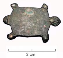STE-4049 - Statuette zoomorphe : tortuebronzeFigurine de tortue, de petite taille, en ronde-bosse.
