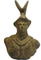 STE-4149 - Statuette : Athéna - MinervebronzeStatuette : buste en bronze de la déesse coupé de façon classique aux épaules et sous le sternum : il ne s'agit peut être pas d'une statue mais d'un accéssoire décoratif. Athéna est reconnaissable à son égide et au casque dont le haut cimier forme deux crêtes nettement distinctes.
